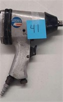 Cambell Hausfeld 1/2" impact wrench