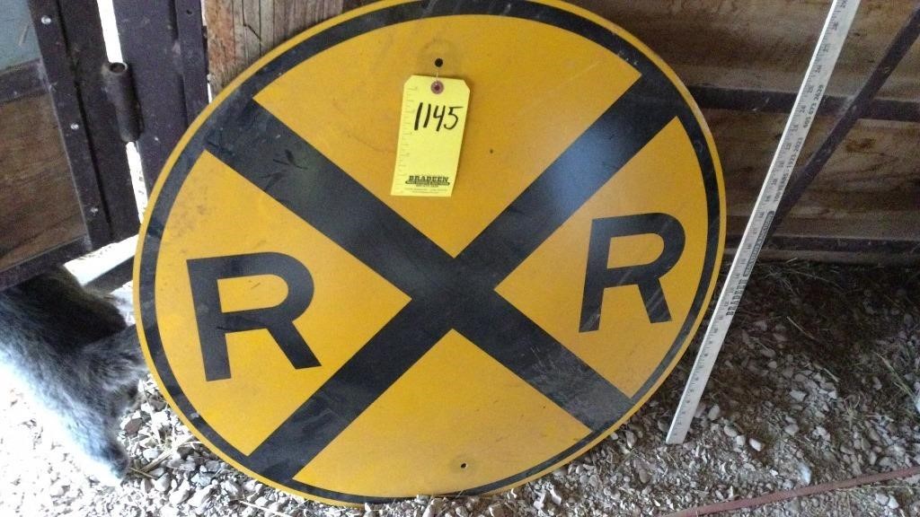 RR CROSSING SIGN