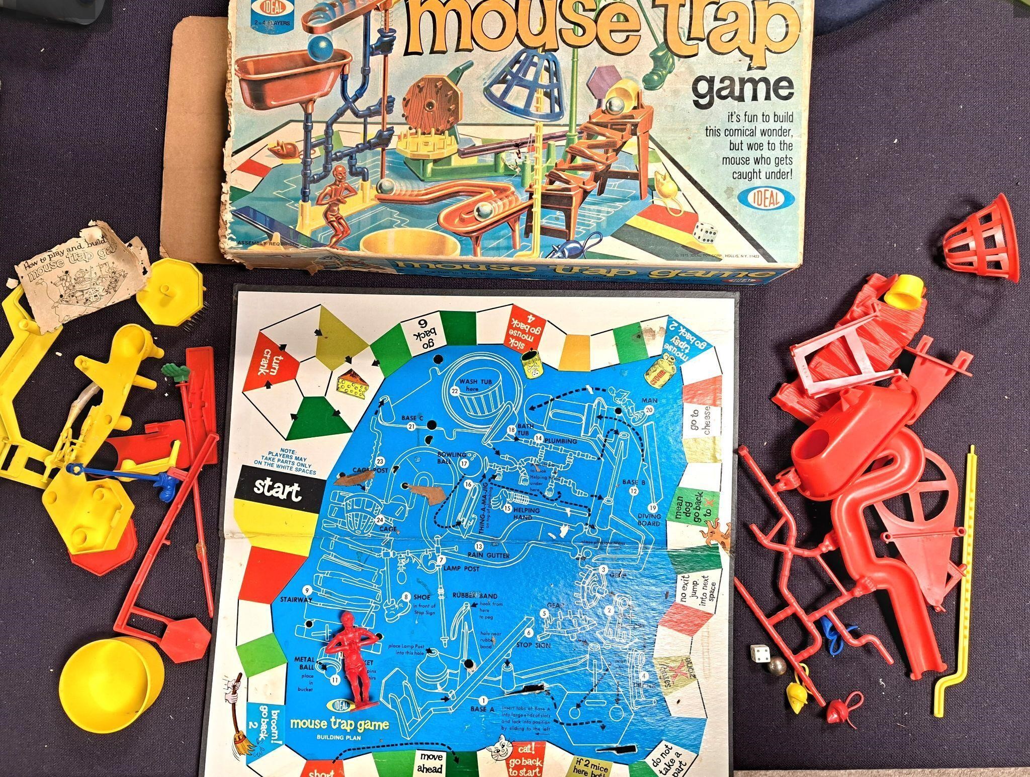VINTAGE MOUSETRAP BOARD GAME W ASSORTED PIECES