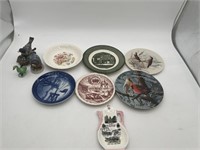 Assorted plates, bird figurines