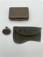 Vintage US compass and pouch , tin cigarette