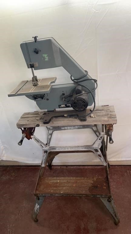 DELTA SAW AND PORTABLE WORKBENCH
