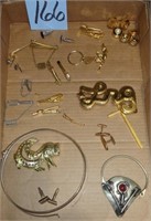 Jewelry – Necklace / Earrings / Figurine Lot