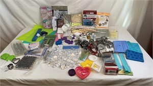 LARGE SELECTION OF CAKE DECORATING SUPPLIES