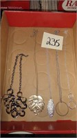 Jewelry – Necklace Lot