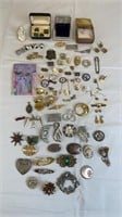 VINTAGE BROOCHES, PINS, CUFFLINKS AND TIE CLIPS