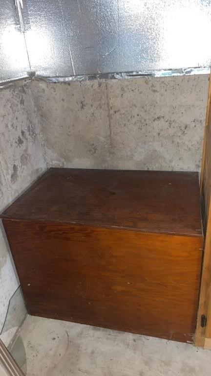 HOMEMADE PLYWOOD STORAGE BOX WITH HINGED LID