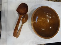 Footed wood bowl w/2 spoons, 11"d x 3"h