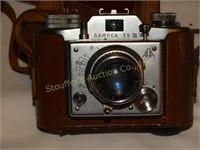 Vintage Samoca 35 camera w/leather case