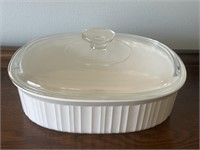 Corning Ware 2 1/2 quart casserole dish