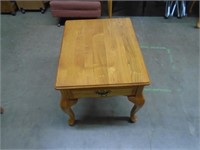 END TABLE W/DRAWEWRN - 26' X 21' X 21' T