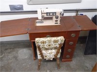 DRESS MAKEER SEWING MACHINE & CHAIR