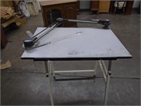 DRAFTING TABLE. ADJUSTABLE HEIGHT AND TABLE 36" X