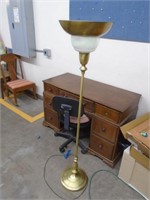 FLOOR LAMP TESTED AND WORKS