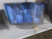 SANYO TV (POWERS ON) & SAMSUNG MONITOR UNTESTED