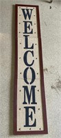 Welcome Wood and Burlap Sign, Disassembled 
Each