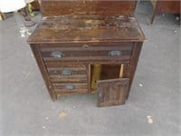 ANTIQUE COMMODE 4 DRAWER (NEEDS DRAWER REPAIR)