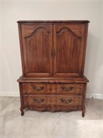 French Provincial Solid Wood 5 Drawer Dresser