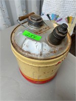 Shell oil can