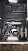 Smith & Wesson SD40VE .40 caliber
