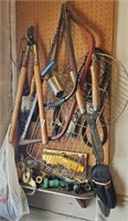 CONTENTS OF CORNER: TOOLS & ASSTD PARTS