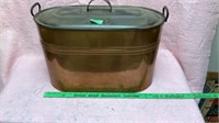 Copper tub with lid