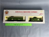 Bachmann Burlington Northern loco and Caboose Comb