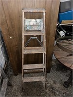 Wood Step Ladder