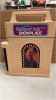 Glamour gals showplace  case and 4 figures