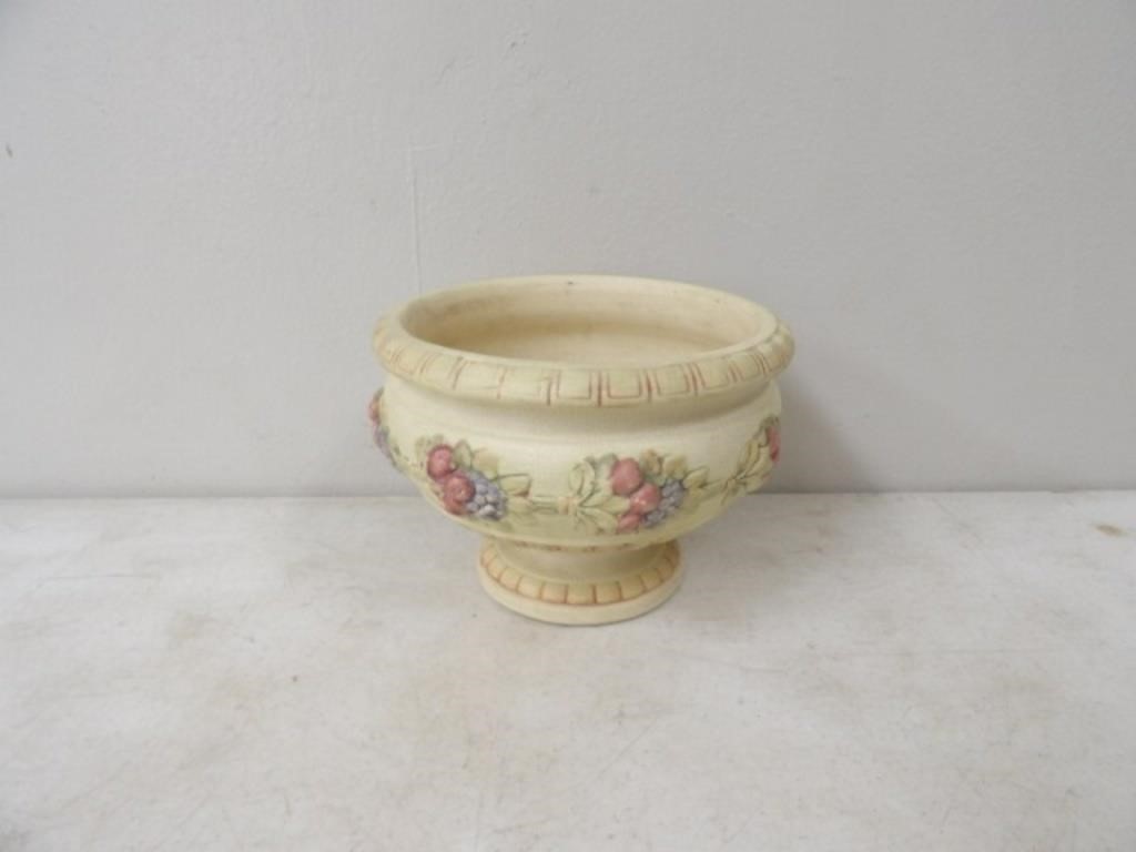 Weller Pottery Bowl 8in. w x 5.5in. T