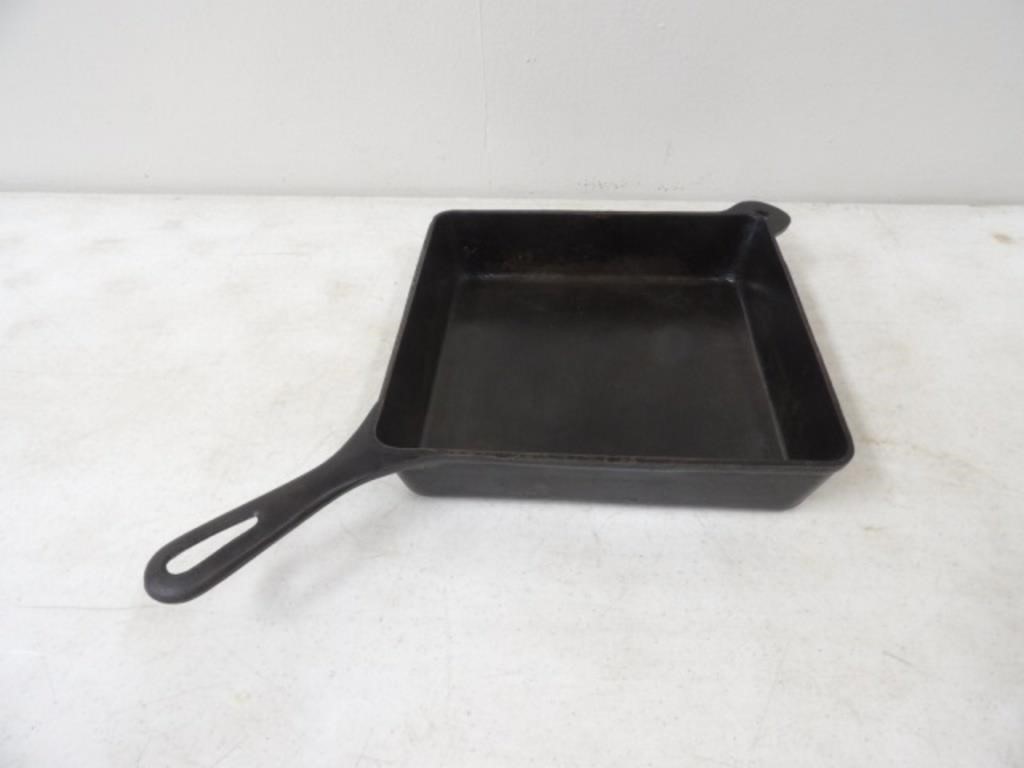 Griswold 9in. Square Utility Cast Iron Skillet