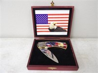 Eagle-Flag Knife w/Wood Box 2 3/4in. Blade