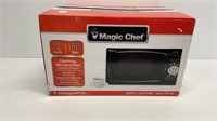 NEW .7 700warr countertop magic chef microwave