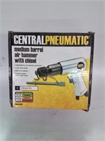 Pneumatic airhammer with chisel