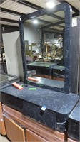 salon table with mirror