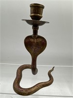 Metal cobra candlestick holder