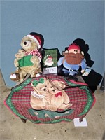 Xmas Plushes w/ apron & towels