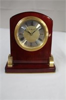 Howard Miller battery operated desk clock, 5.75