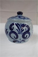 Pottery covered biscuit jar, 5.5 X 6"H