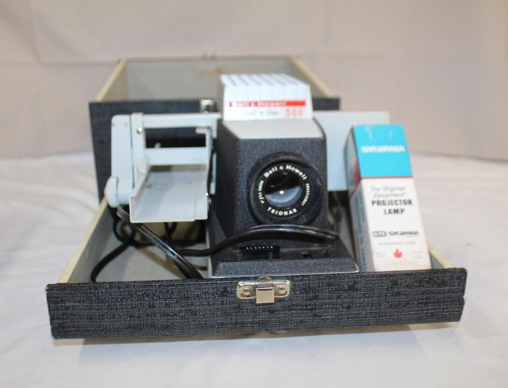 Bell & Howell Projector View 500 projector in