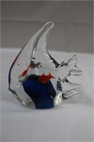 Glass fish paper weight, 4 X 4.5"H