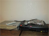 2 DVD players