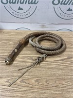 Swivel handle Bull whip