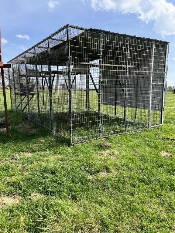 10‘ x 20‘ x 8‘ tall pipe and wire enclosure with