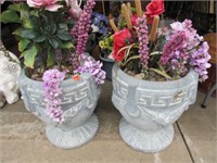 2 flower pots