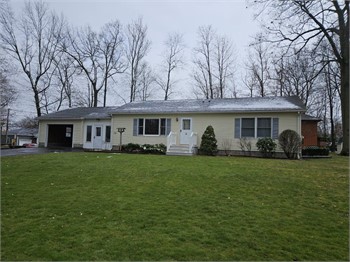 REAL ESTATE AUCTION: 2 BIRCHWOOD ACRES, PERRY, NY