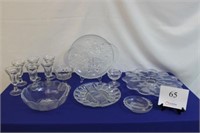 VARIETY OF GLASS AND CRYSTAL SERVINGWARE