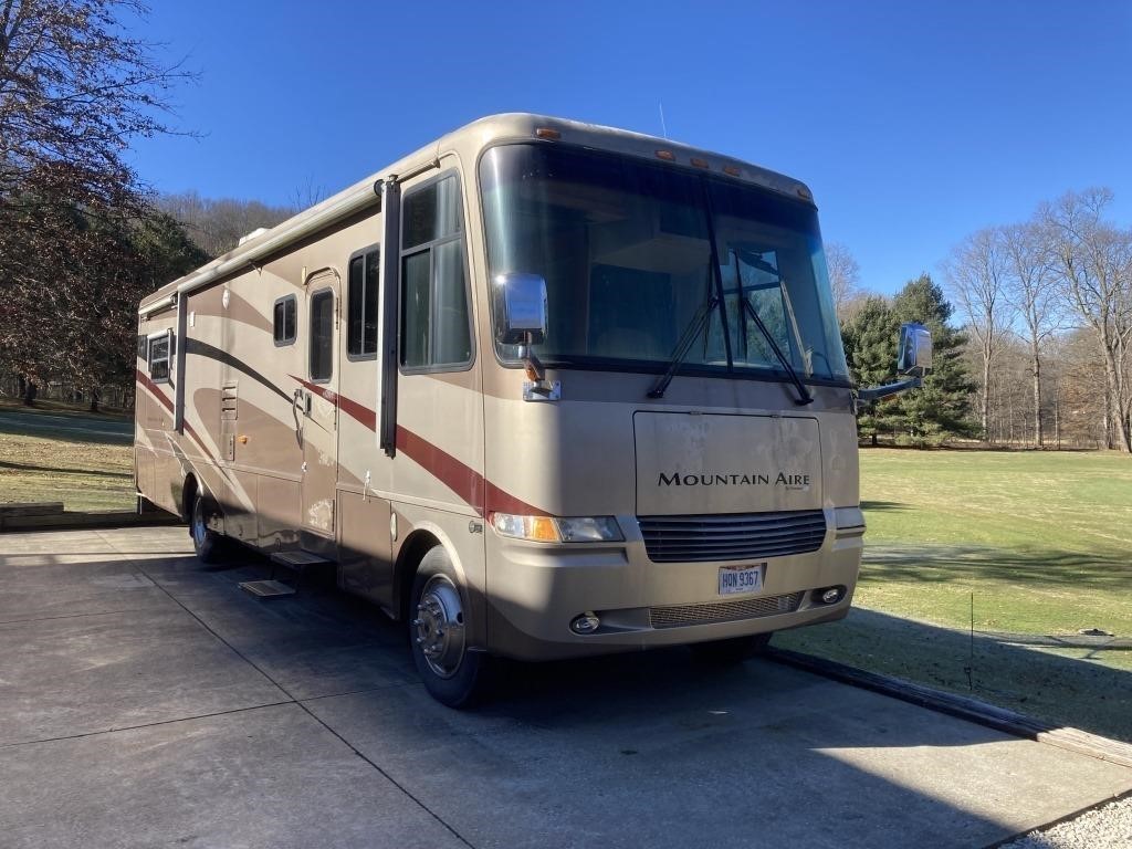 2003 Mountain Aire Class A Motor Home