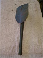 Vintage military trenching tool/ shovel