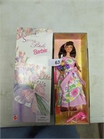 Avon - Spring Petals Barbie